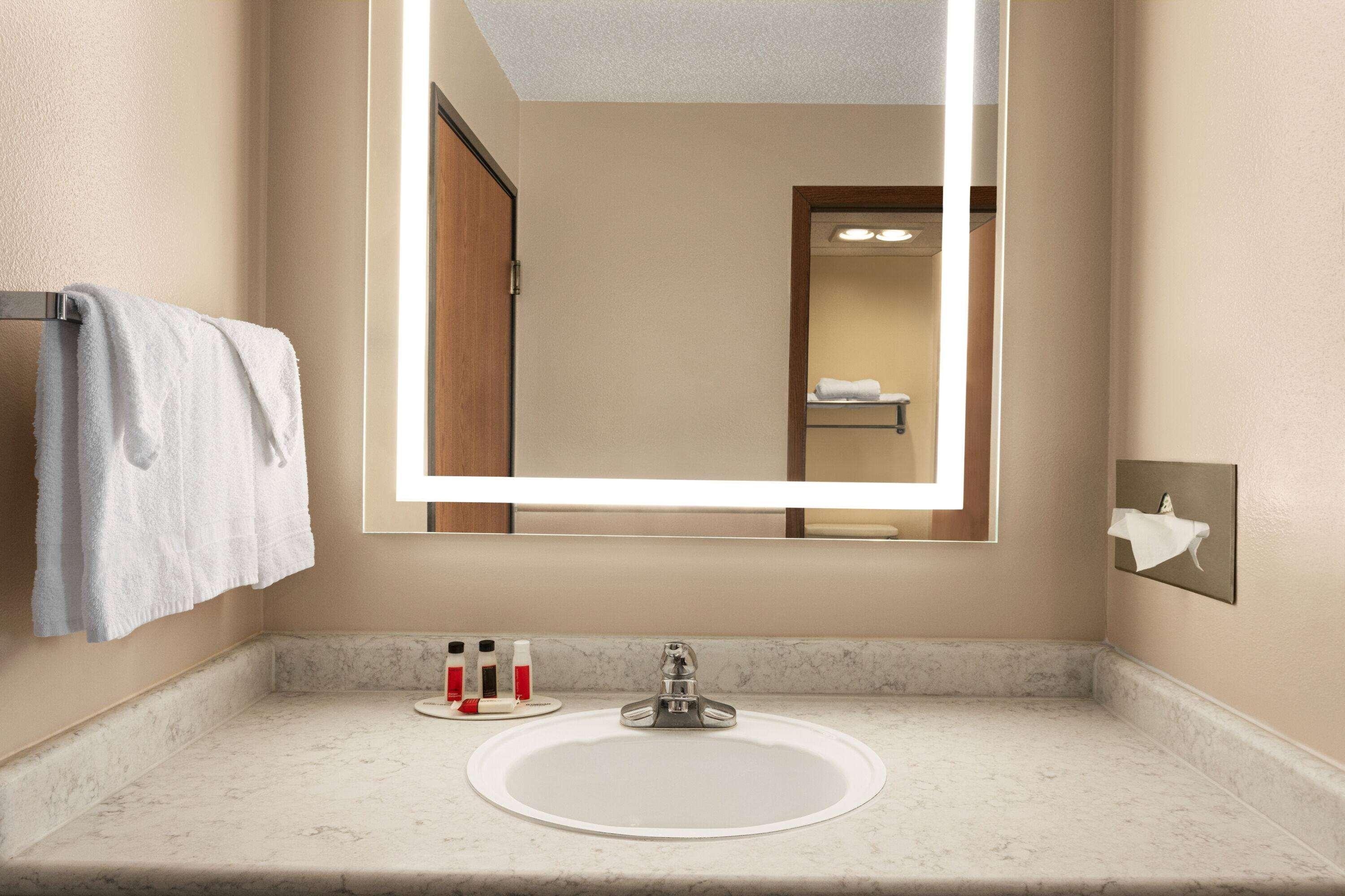 Super 8 By Wyndham Chillicothe Hotel Buitenkant foto